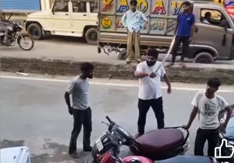 पढिए:- दुकानदार,सरेराह तलवार लेकर लगा धमकाने -मामला आदर्श कॉलोनी चौकी का -पुलिस ने मुकदमा किया दर्ज
