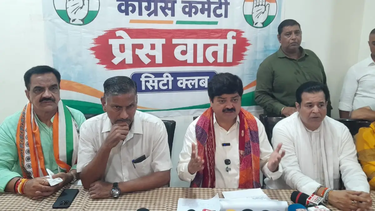 सरकारी जमीनों को बेच रही है धामी सरकार:-गौदियाल