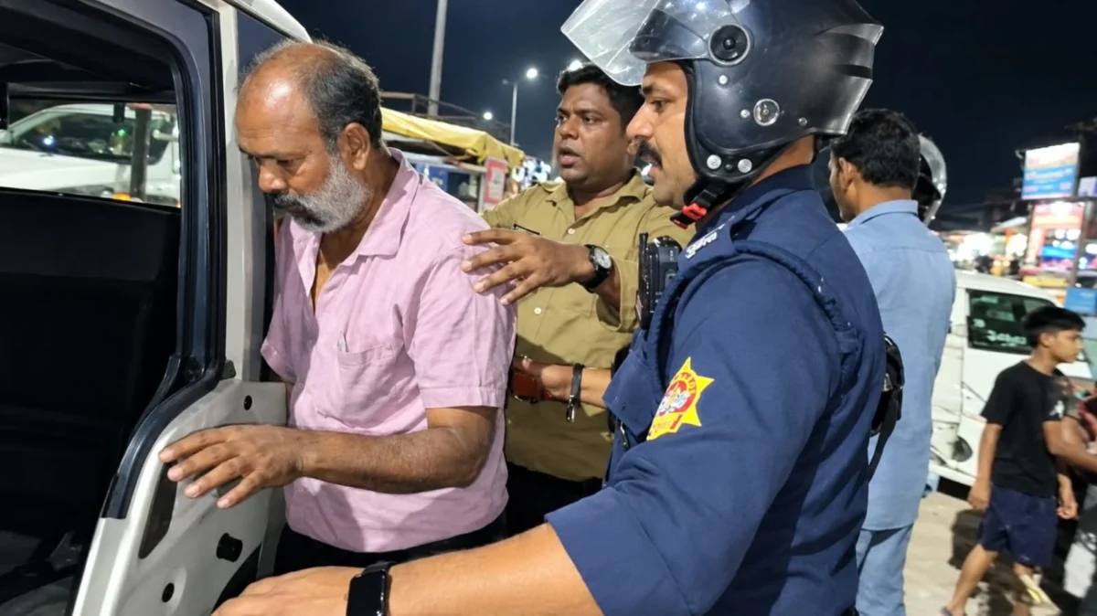 शराबी का बीच सड़क पर लेटकर हाई वोल्टेज ड्रामा